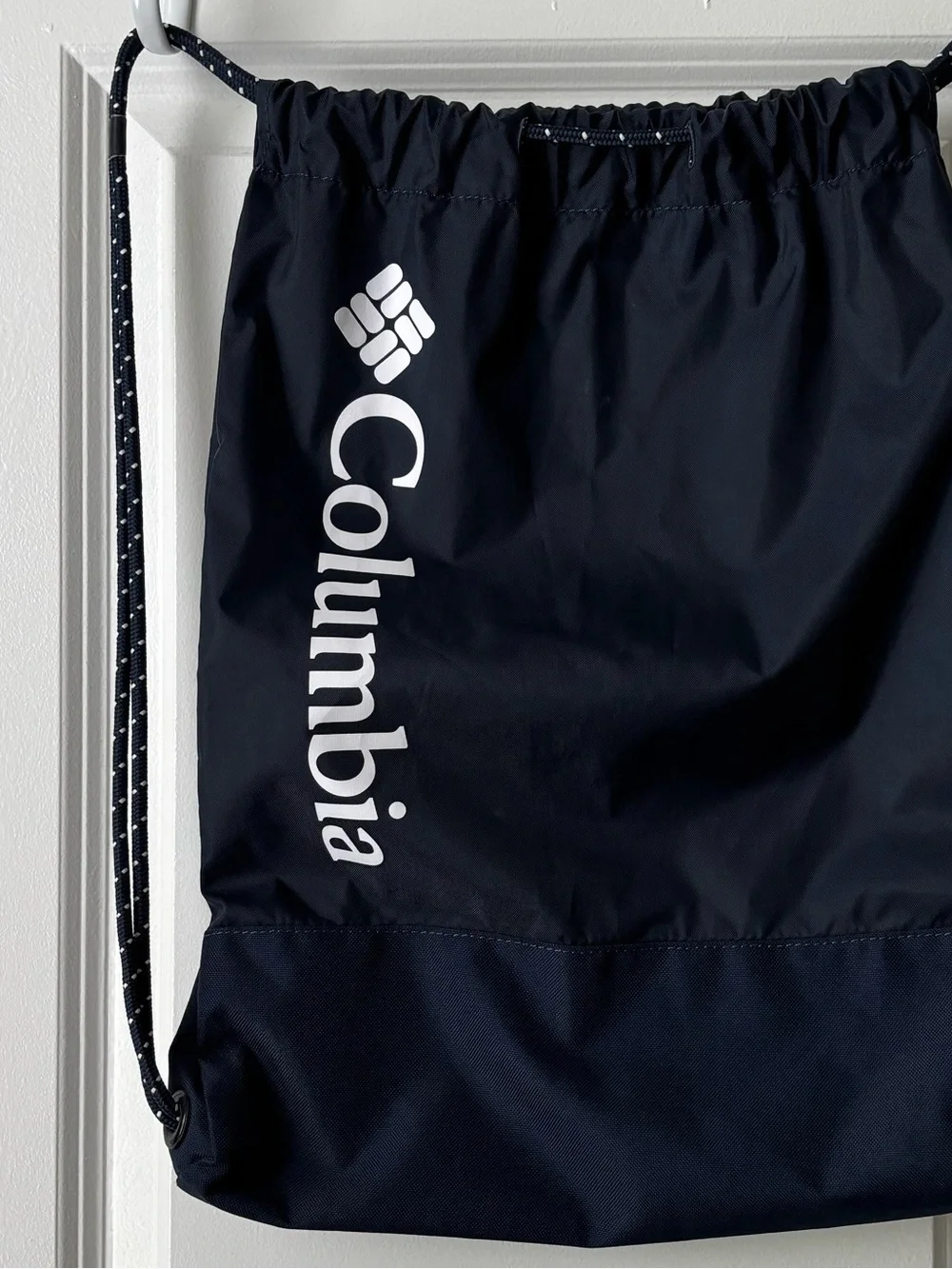 Columbia Navy Blue String Bag Excellent Pre-Owned Condition